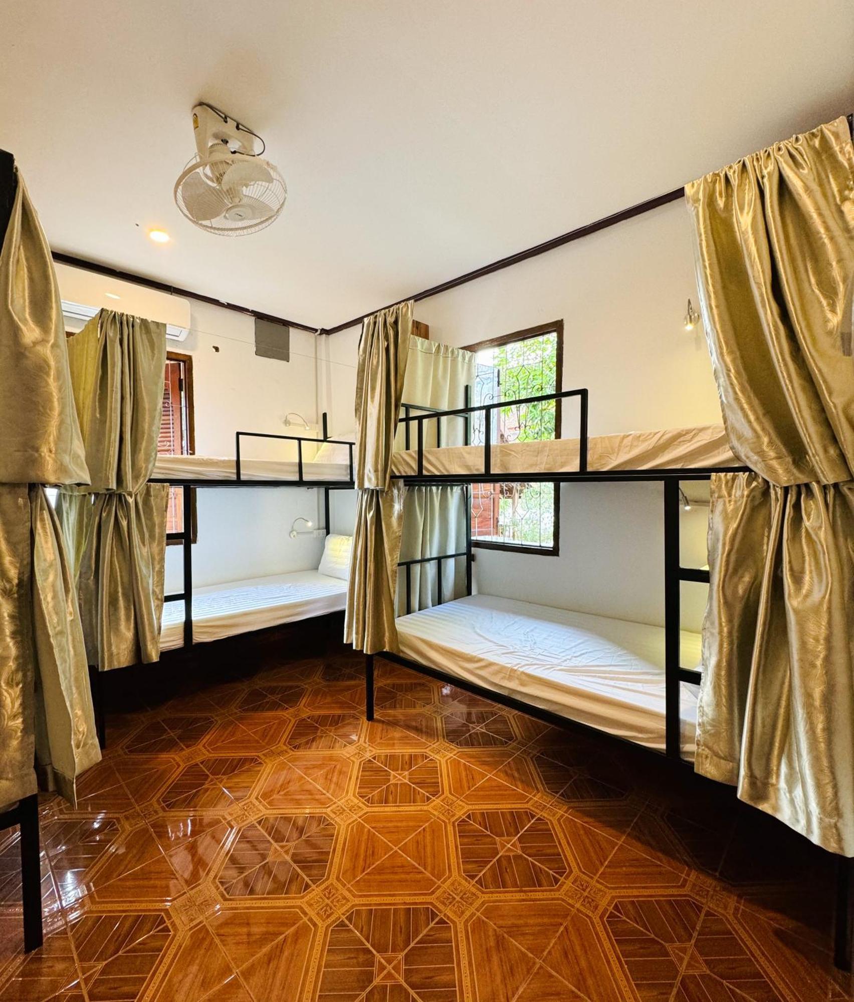 Sabai Sabai Backpackers Hostel Luang Prabang Exterior photo